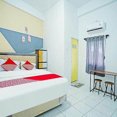 Hotel Oyo 91559 Kost Bangau Syariah Perabumulih Exteriér fotografie