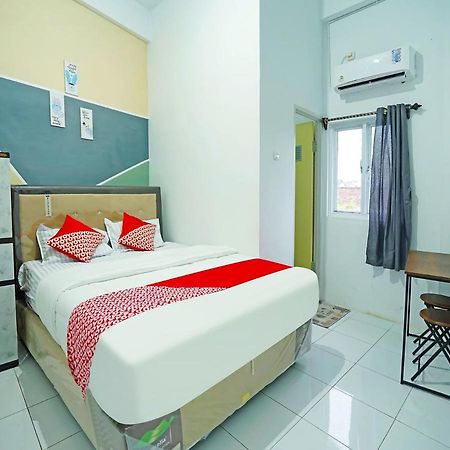 Hotel Oyo 91559 Kost Bangau Syariah Perabumulih Exteriér fotografie